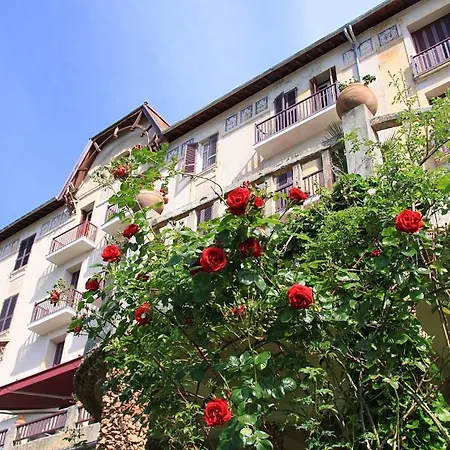 Les Roches Rouges Hotel