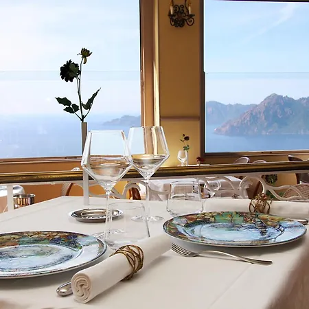 Hotel Les Roches Rouges 3*