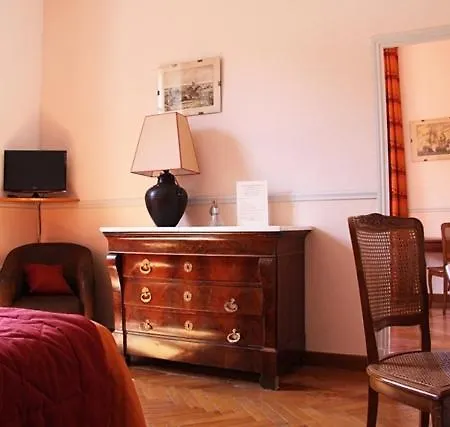 Les Roches Rouges Hotell 3*