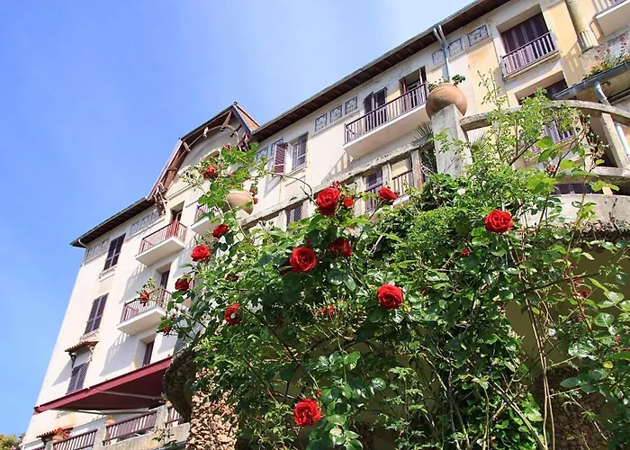 Les Roches Rouges Hotel